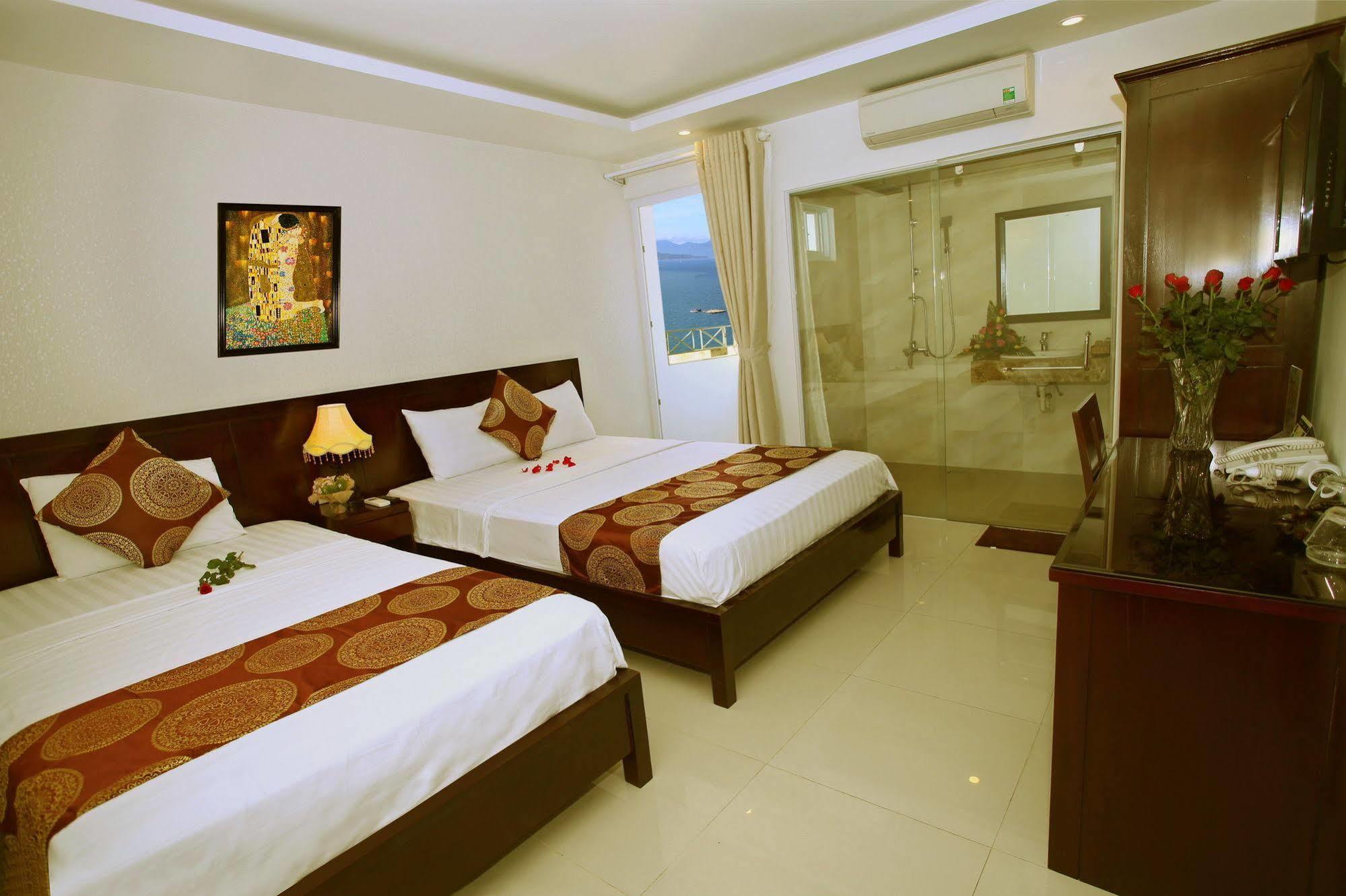 Azura Hotel Nha Trang Exterior photo