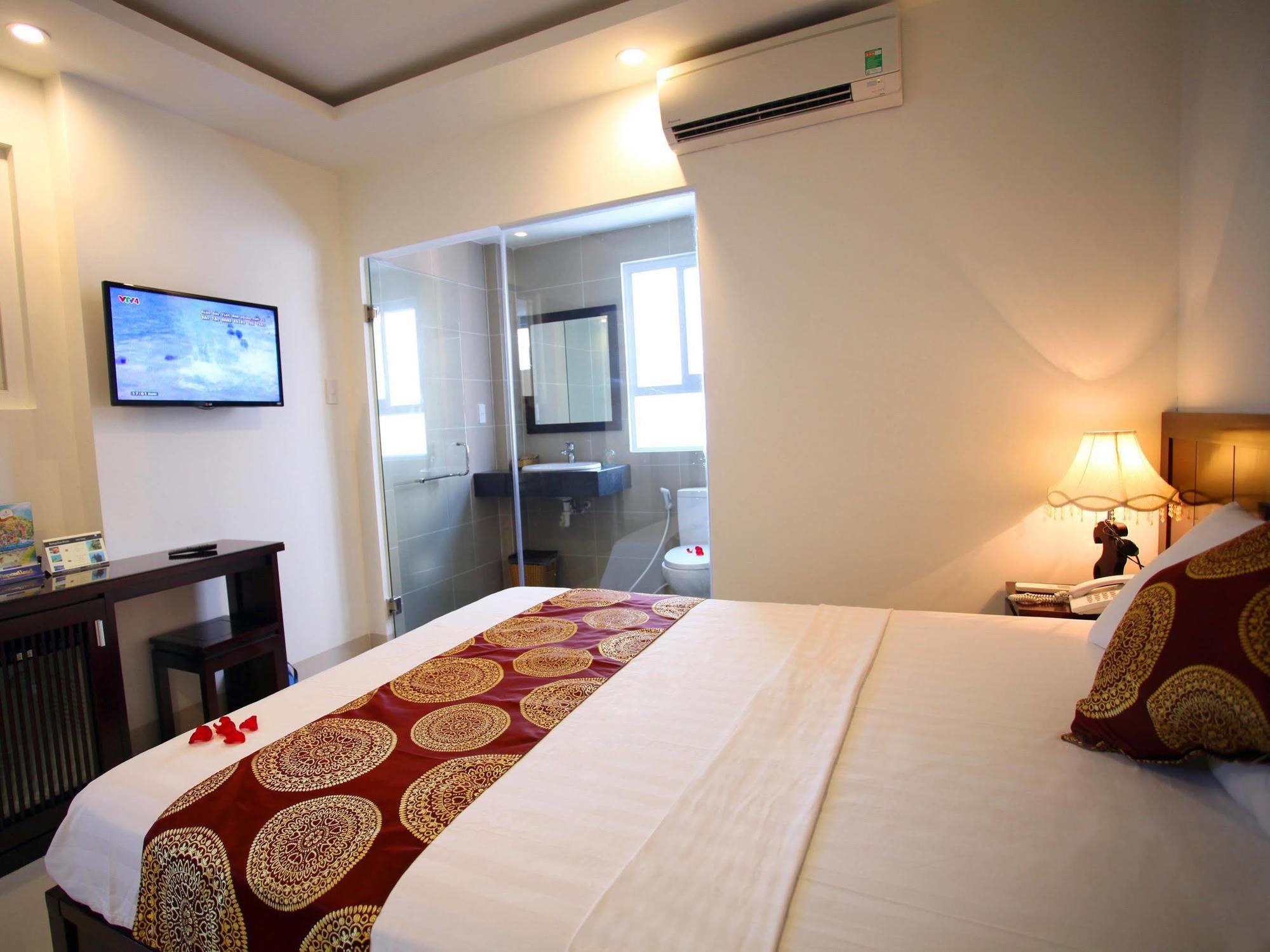Azura Hotel Nha Trang Exterior photo