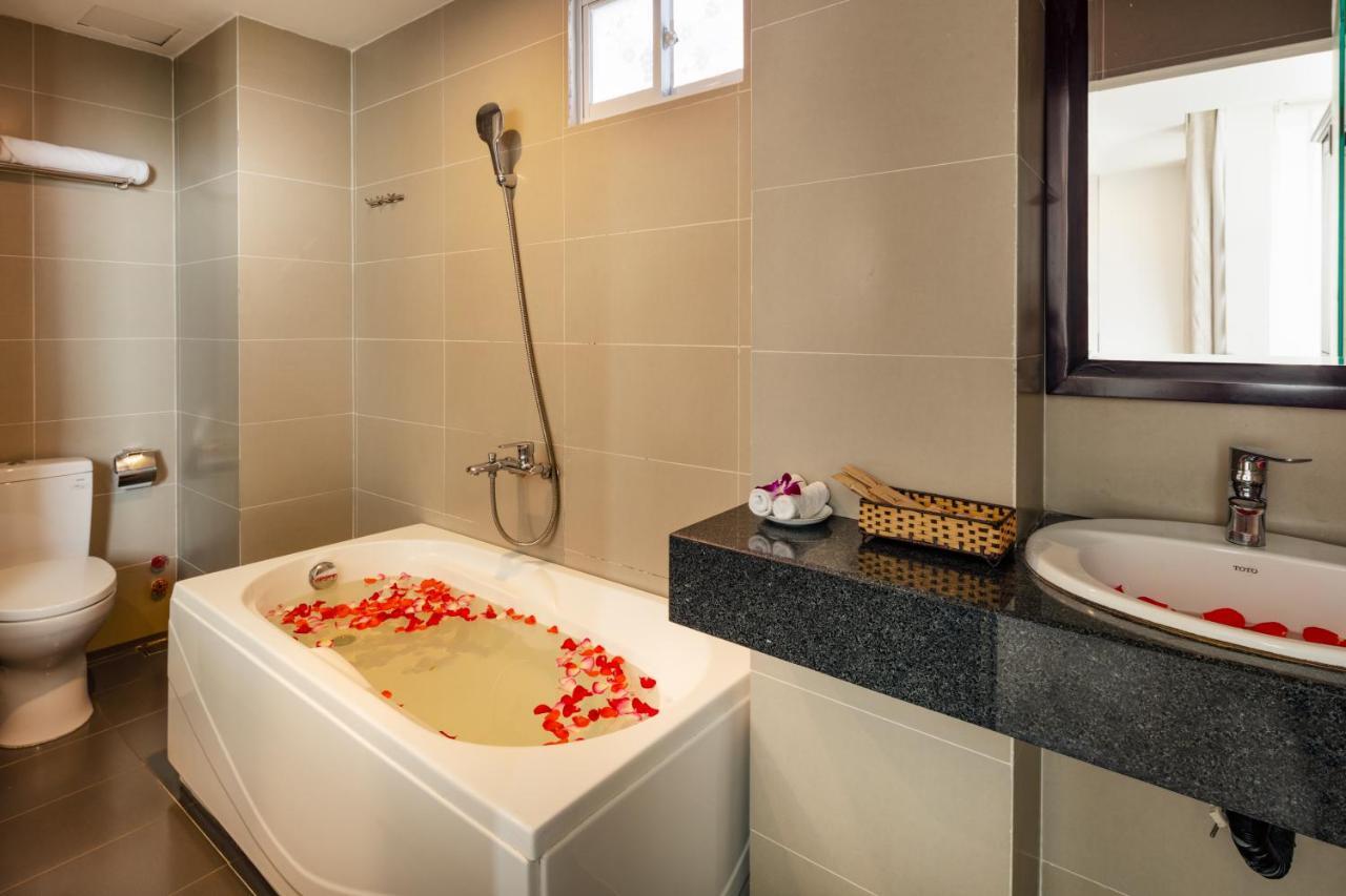 Azura Hotel Nha Trang Exterior photo